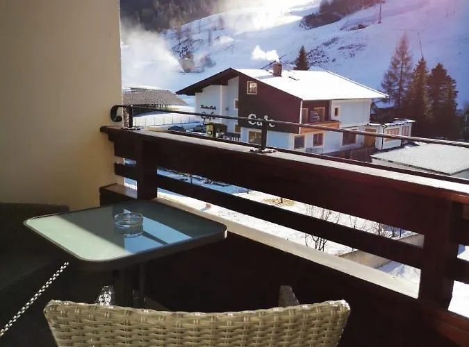 Bella Vista Apartment *